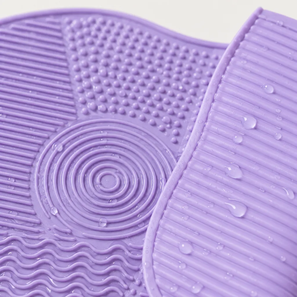 Fold-Flat Travel Mat — detail